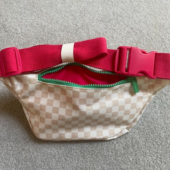 Benefit Checkered White/Tan Fanny Pack (Belt Bag) - Picture 5 of 6